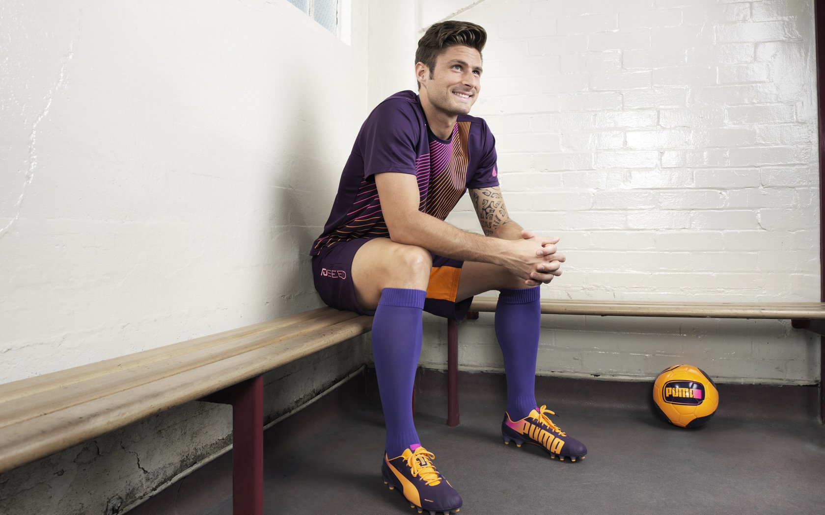 “中国足球场馆新建计划启动，提升比赛体验”，中国国家足球场